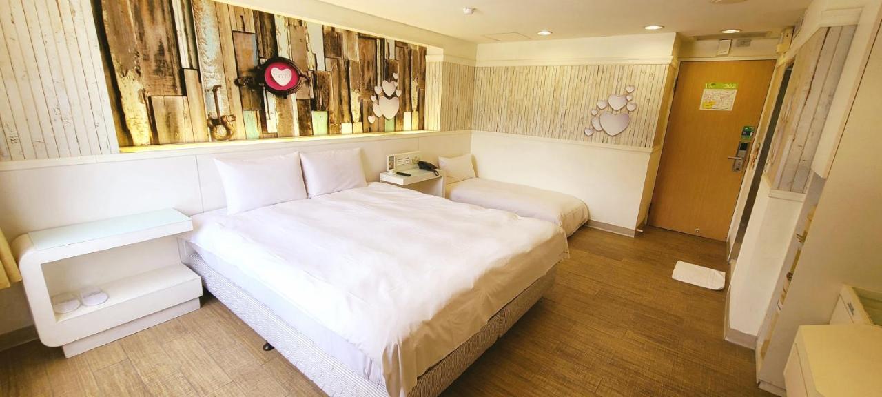 Kiwi Express Hotel - Zhong Zheng Branch Taichung Exterior photo