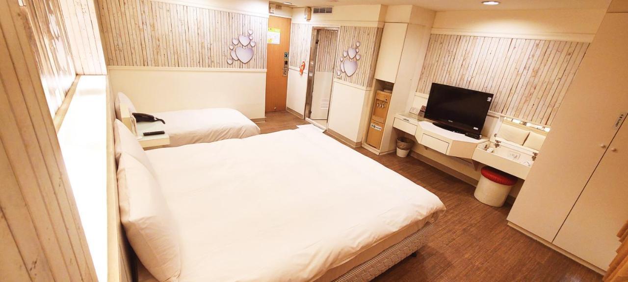 Kiwi Express Hotel - Zhong Zheng Branch Taichung Exterior photo