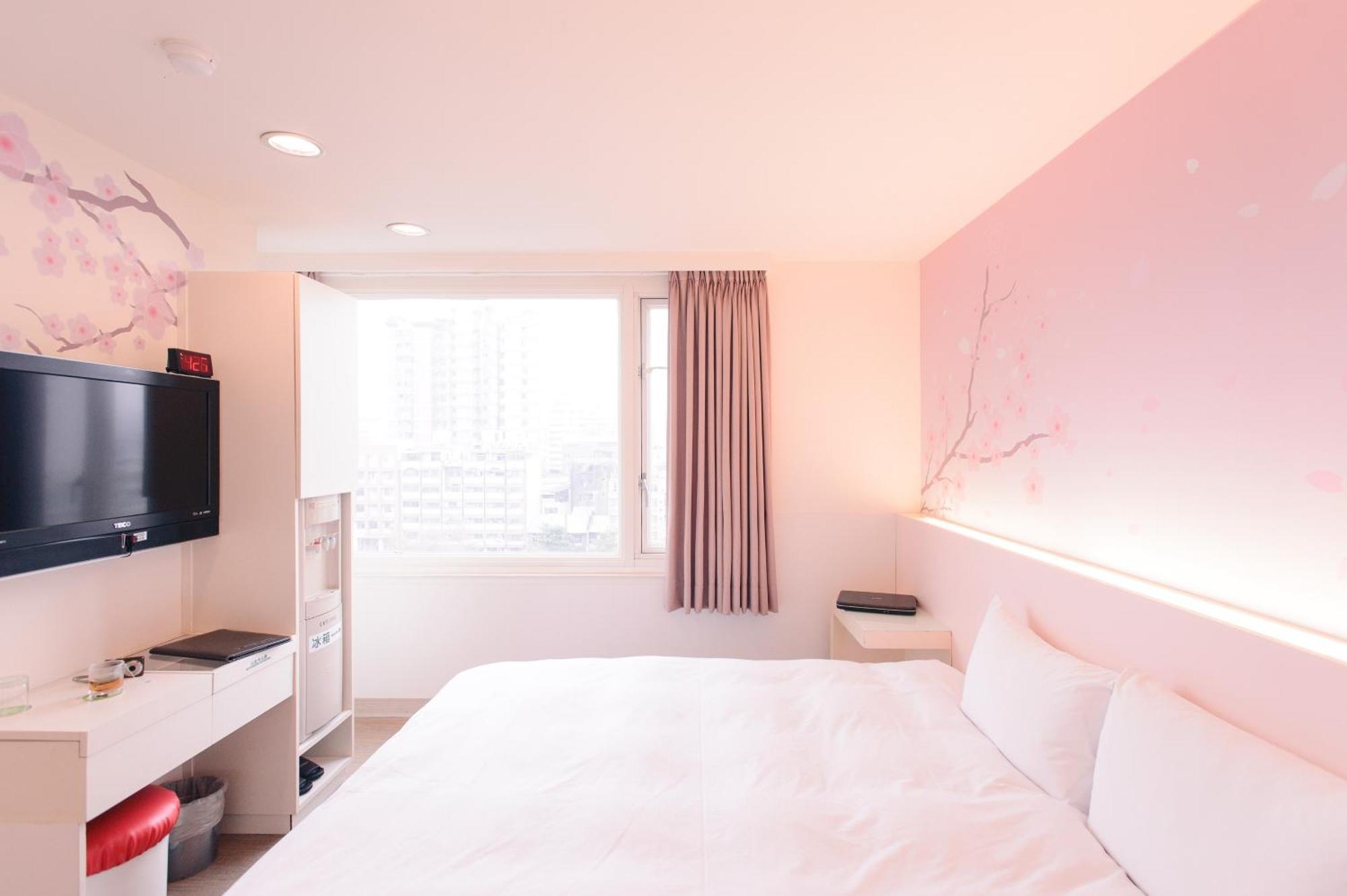 Kiwi Express Hotel - Zhong Zheng Branch Taichung Exterior photo