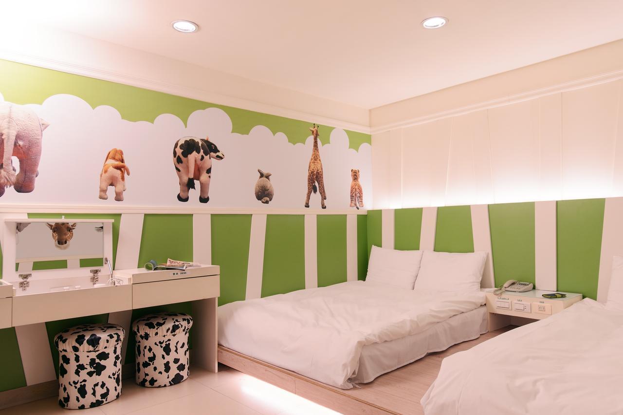 Kiwi Express Hotel - Zhong Zheng Branch Taichung Exterior photo