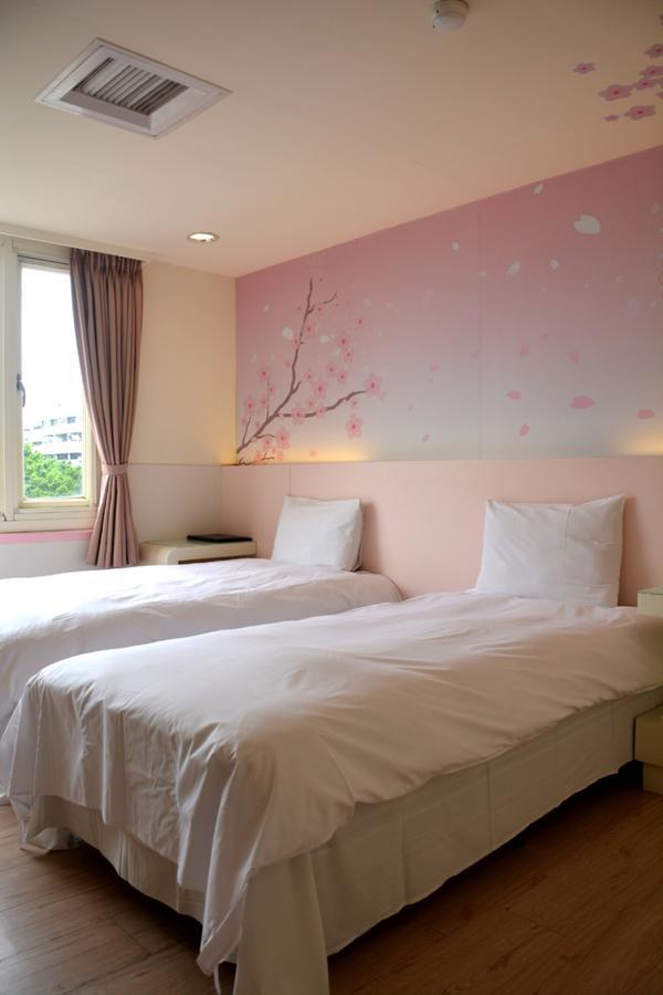 Kiwi Express Hotel - Zhong Zheng Branch Taichung Exterior photo