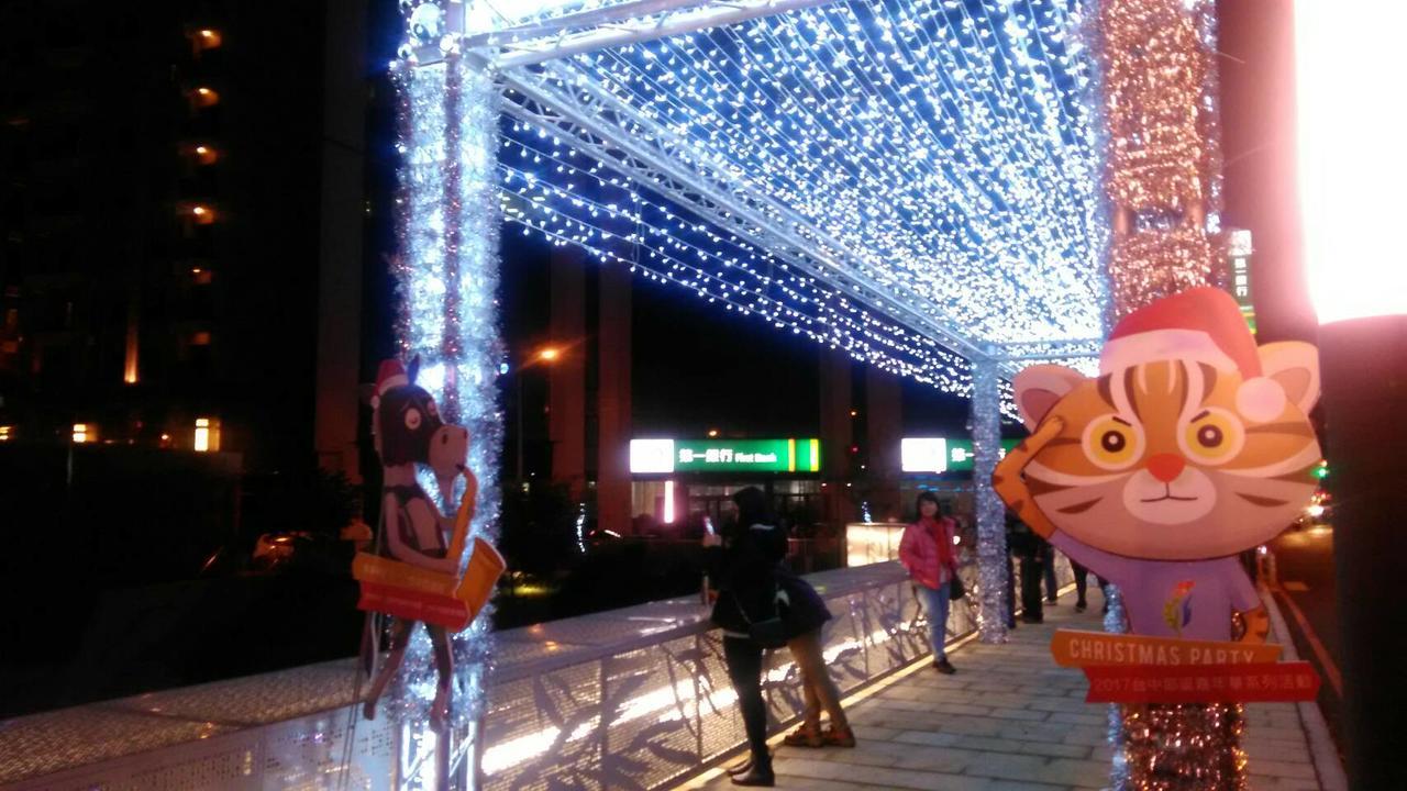 Kiwi Express Hotel - Zhong Zheng Branch Taichung Exterior photo