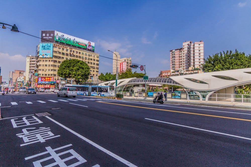 Kiwi Express Hotel - Zhong Zheng Branch Taichung Exterior photo