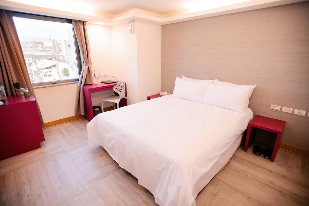Kiwi Express Hotel - Zhong Zheng Branch Taichung Room photo