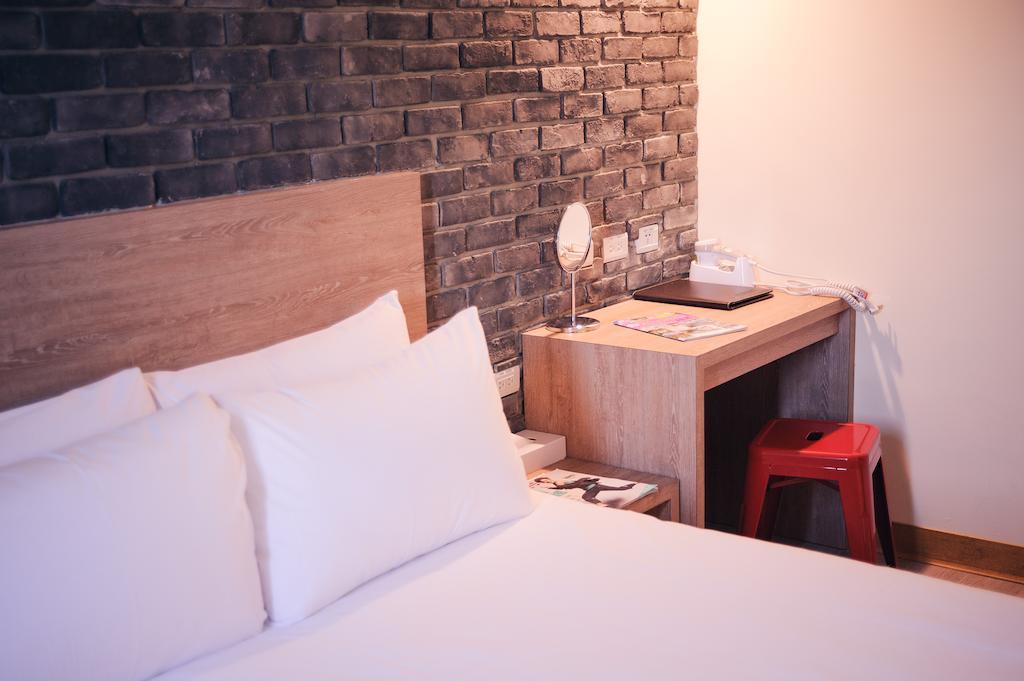 Kiwi Express Hotel - Zhong Zheng Branch Taichung Room photo